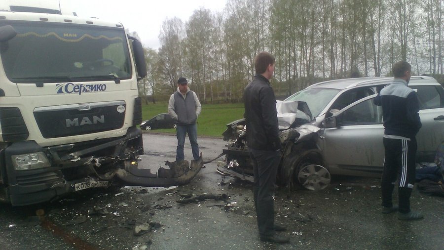 Страшная авария в Башкирии: столкнулись грузовик и «легковушка» 
