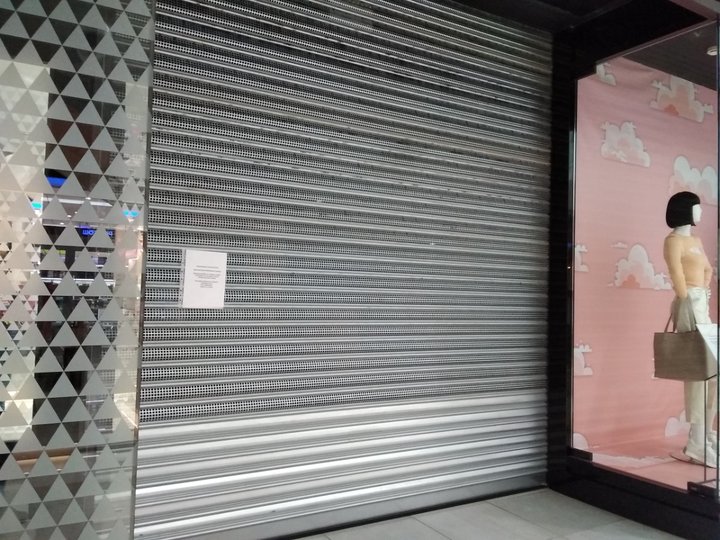 В ТЦ «Планета» в Уфе закрылся еще один магазин одежды