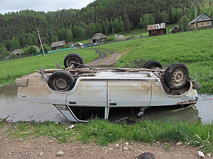 В Башкирии при опрокидывании автомобиля пострадал пассажир