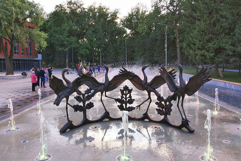 В Уфе открыли фонтан «Танцующие журавли»