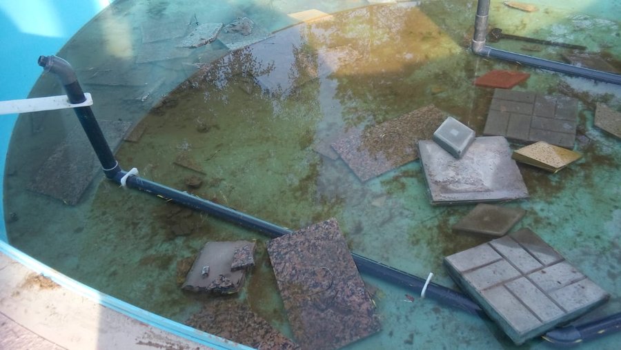 В Башкирии вандалы разгромили фонтан и выложили из плиток «непристойные вещи»