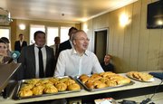 Глава правительства Башкирии оценил качество еды в одном из придорожных кафе 