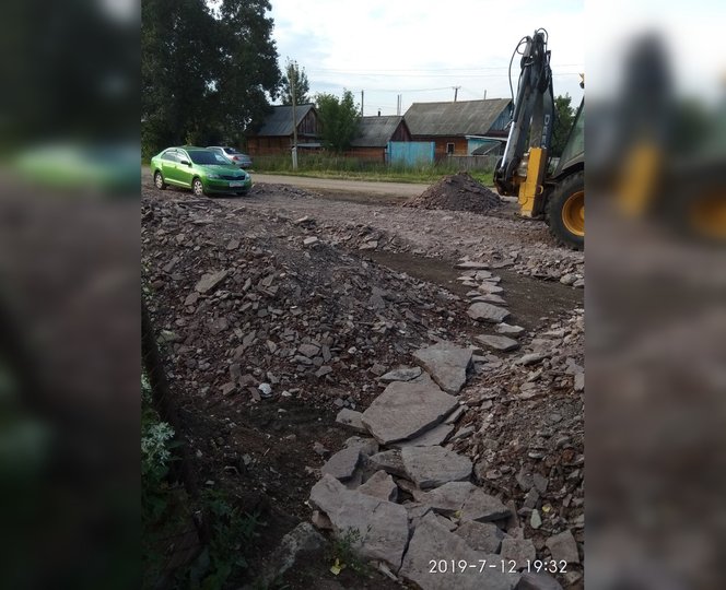 «Люди не могут подойти к своим домам»: В Башкирии коммунальщики бросили ремонт одной из дорог