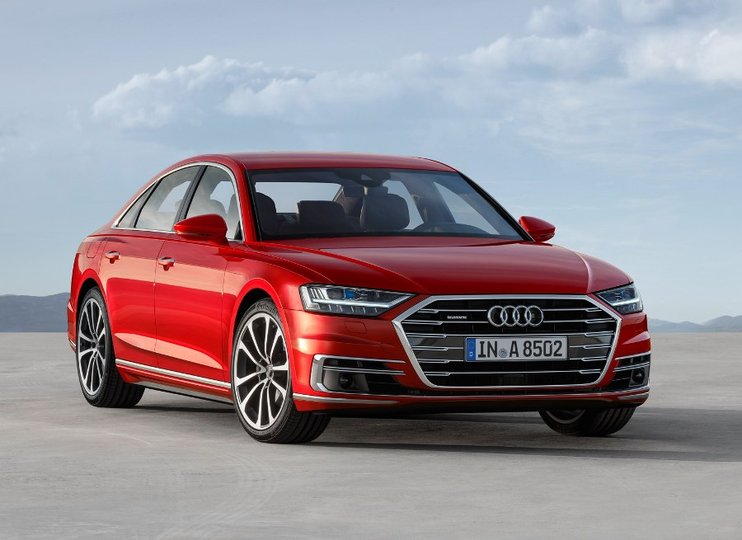 Компания Audi объявила рублевые цены на новый седан A8