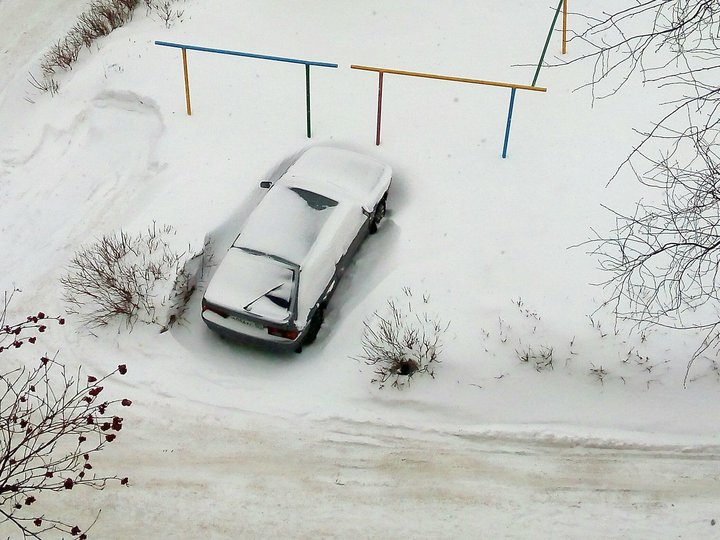 В Уфе опубликован график уборки дворов от снега на 12 января – Автовладельцев просят не мешать расчистке территории