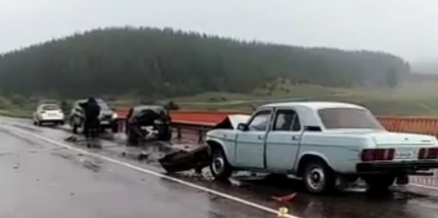 В Башкирии погиб водитель иномарки, наехавший на дорожное ограждение