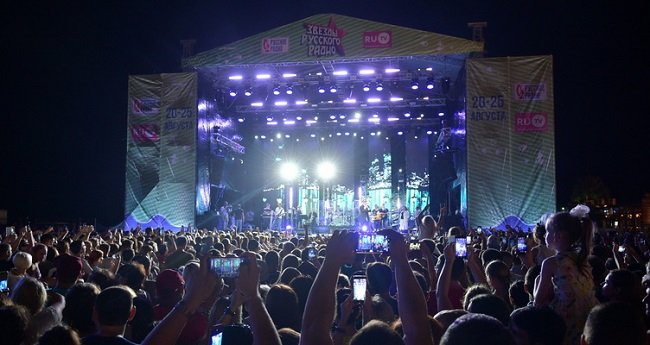 Недельный фестиваль «Звезды Русского Радио» прошел в Сочи