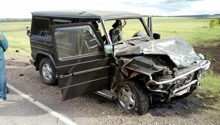 В Башкирии водитель и пассажир «десятки» погибли при столкновении с Gelandewagen