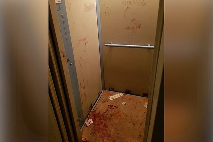 Жителей Уфы напугал окровавленный лифт