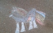 Что рисуют дети на асфальте в Уфе?