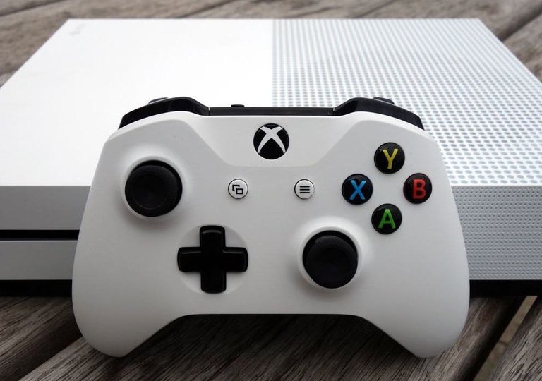 Компания Microsoft выпустит Xbox One S без дисковода