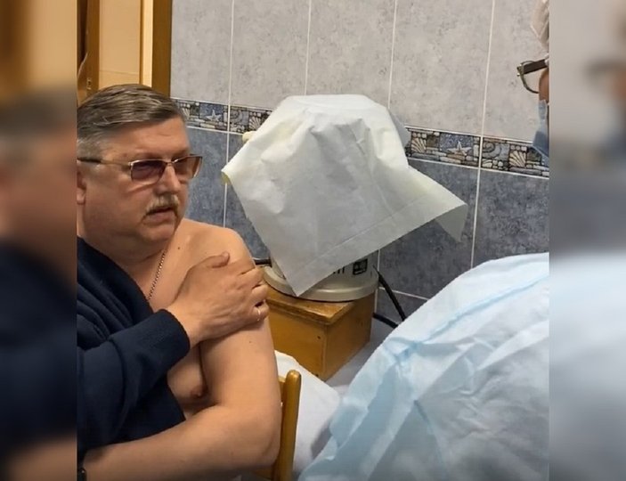 Мэр города Башкирии сделал прививку от коронавируса 