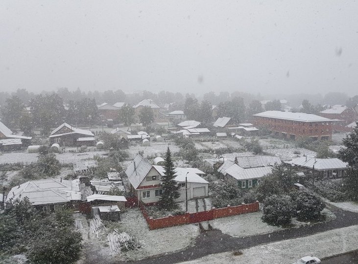 В Белорецке выпал снег
