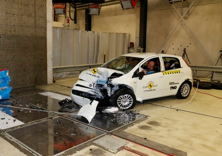 Fiat Punto на краш-тестах Euro NCAP остался без звезд