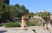Памятник советскому солдату «Алеша», построенный Вангой храм и Фестиваль роз: Как доехать из Уфы в Болгарию и что посмотреть