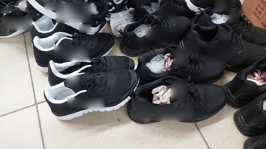 В Уфимском районе у бизнесмена изъяли 600 пар контрафактных кроссовок с логотипами известных производителей
