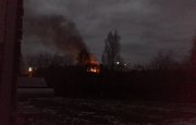 В Уфе загорелось здание бывшей автобазы