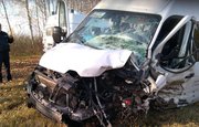 В Башкирии столкнулись микроавтобус и легковушка – Один человек погиб и шесть пострадали