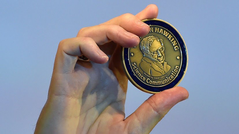В Швейцарии вручили медали Стивена Хокинга