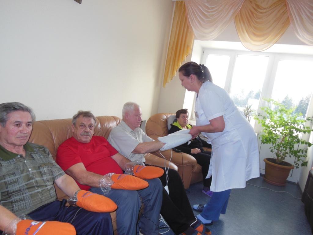 Пенсионеры в санатории. Профилакторий для пенсионеров. Лечение пенсионеров в санаториях социальный в Москве.