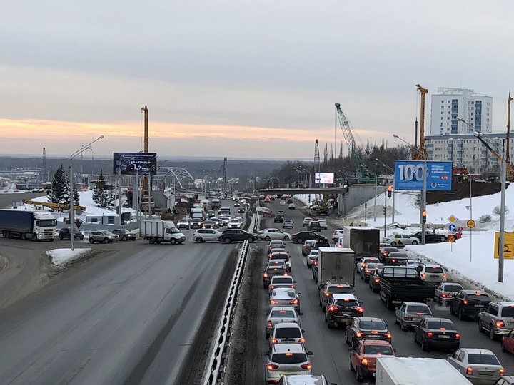 Средневзвешенная цена на легковой автомобиль в России в январе достигла 1,803 млн рублей