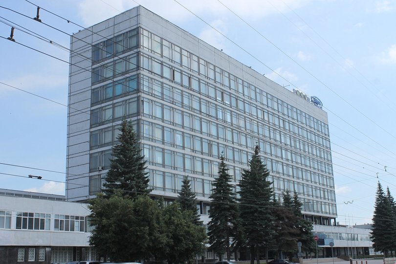 Крупнейший уфимский завод, недавно поднявший сотрудникам зарплату до 100 тысяч рублей, объявил открытый набор кадров
