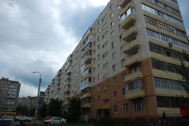 В Уфе обновляют фасады домов по улице Софьи Перовской