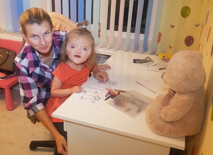 Двухлетняя девочка с необычной внешностью из Башкирии так и не улетела на операцию в Израиль