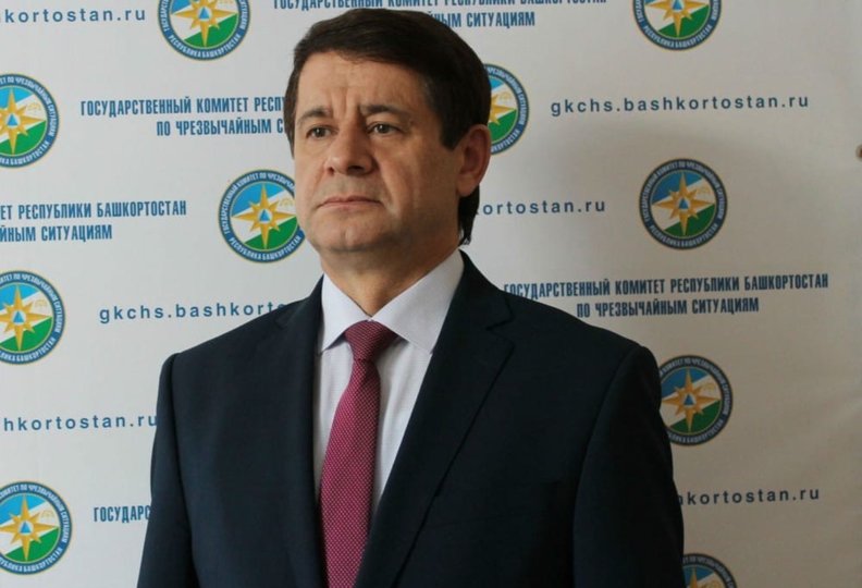 Глава Башкирии обратился к покидающему свой пост главе Госкомитета республики по ЧС