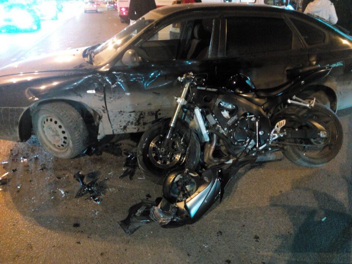 В Уфе мотоцикл разбился в столкновении с Hyundai