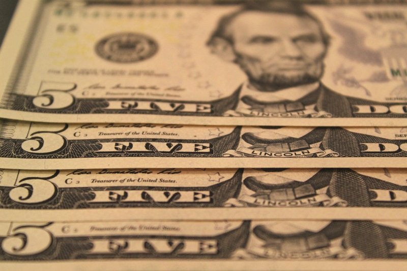 Финансовый аналитик спрогнозировал изменения курса доллара в мае