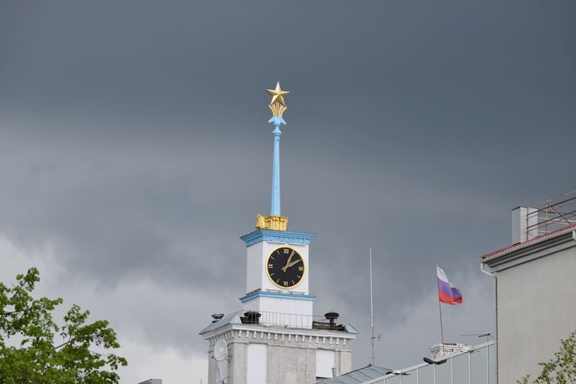 Чиновник сообщил, что сделали на месте срубленных на Советской площади в Уфе высоких елей