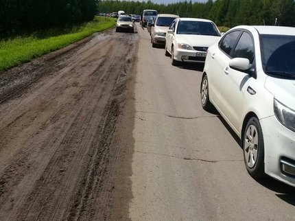 В Башкирии автомобили простояли несколько часов в пробке