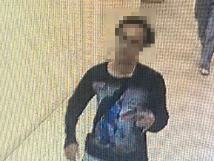 В торговом центре в Уфе поймали с поличным подсматривающего за женщинами в туалете мужчину