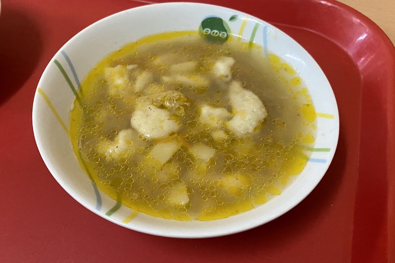 В школах Башкирии детям подали суп с живучими «сюрпризами»