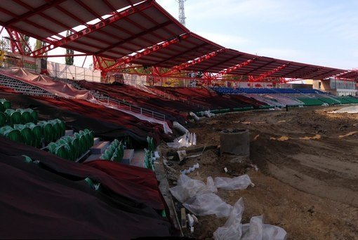 Трибуны стадиона «Нефтяник» будут выкрашены в цвета флага РБ