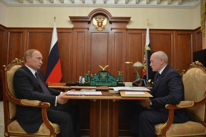 Владимир Путин и Рустэм Хамитов встретятся сегодня в Кремле