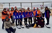 Кто-то держал клюшку впервые – Как в Башкирии прошли женские соревнования по хоккею в валенках