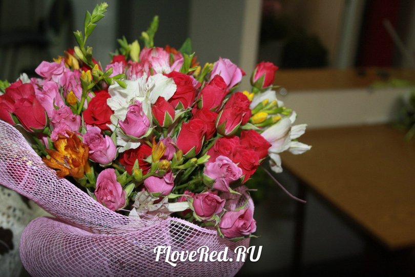 Выиграйте букет цветов от Flovered к 8 марта!