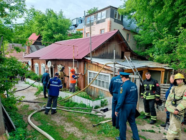 При пожаре в жилом доме в Уфе погибла женщина