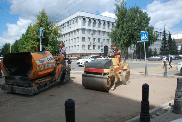 В Уфе ремонтируют тротуар по улице Крупской