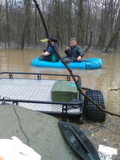 В Уфе УАЗ «Патриот» полностью оказался под водой