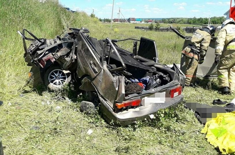 В Башкирии 32-летний мужчина погиб, перевернувшись в своём автомобиле