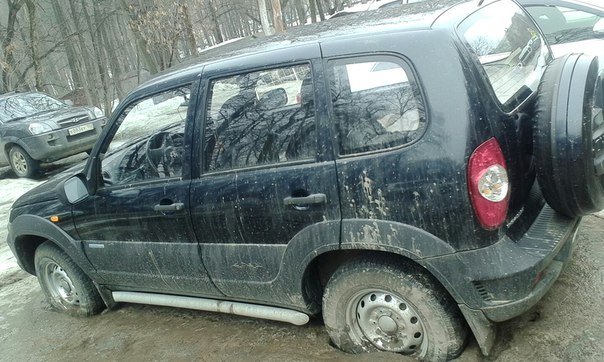 В Уфе разыскивают владельца черного Chevrolet NIVA