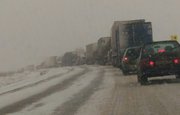 На трассе М5 в Башкирии из-за снегопада образовалась пробка