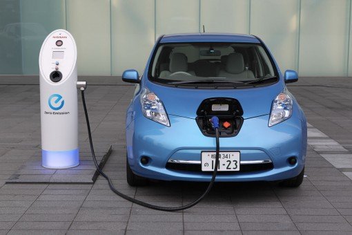 Nissan планирует на 20% снизить стоимость электромобилей