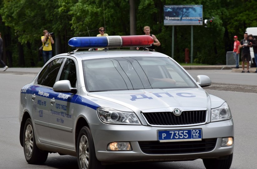 На трассе Уфа – Оренбург машины после столкновения улетели в кювет