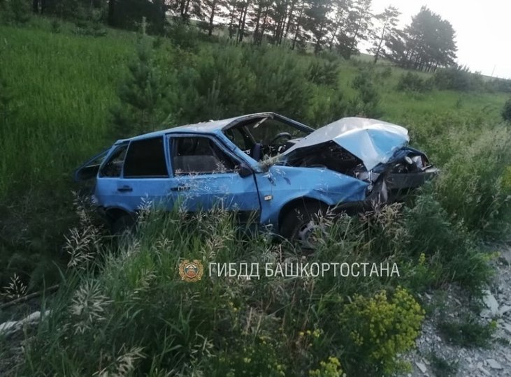 В Башкирии в перевернутой машине погибли люди