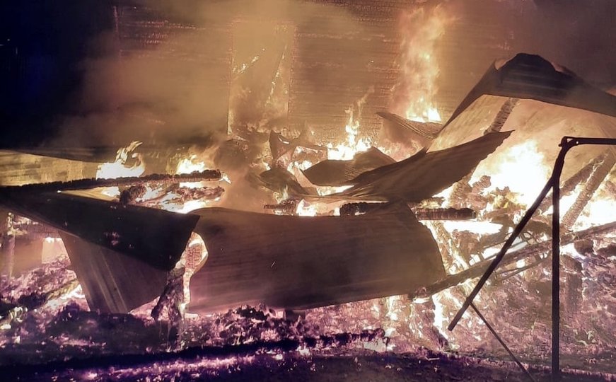 В Башкирии ночной пожар унес жизни двоих человек