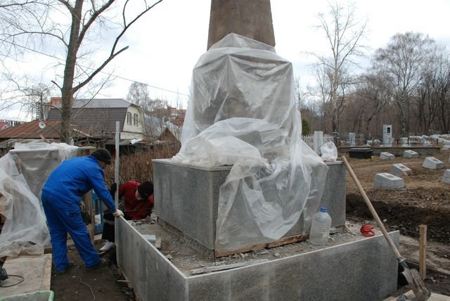 Памятную стелу на историческом кладбище Уфы отремонтируют до Дня Победы